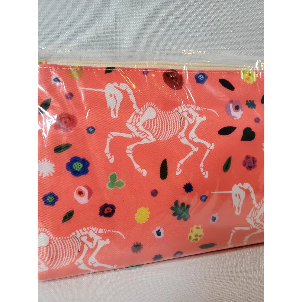 Wanna Be a Dreamer‎ Stationary Series Pink Bones Padded Book Sleeve Protector